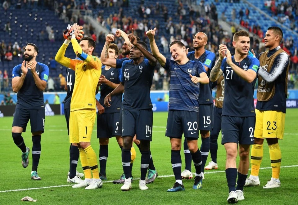 且右家对筒 且右家对筒